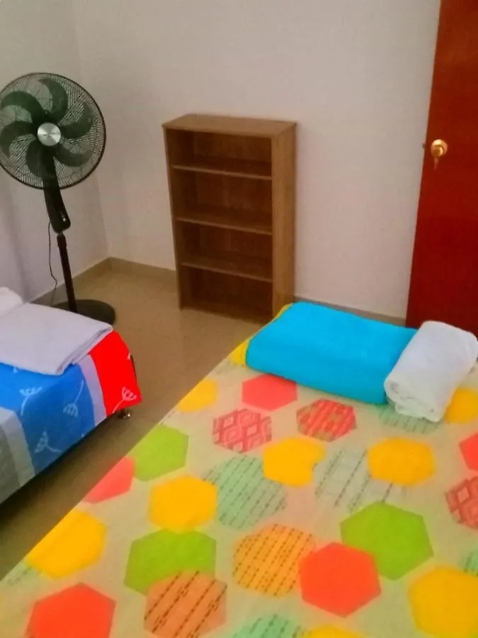 La Comunita-Cinema Hostel Medellin 0*,  Colombia